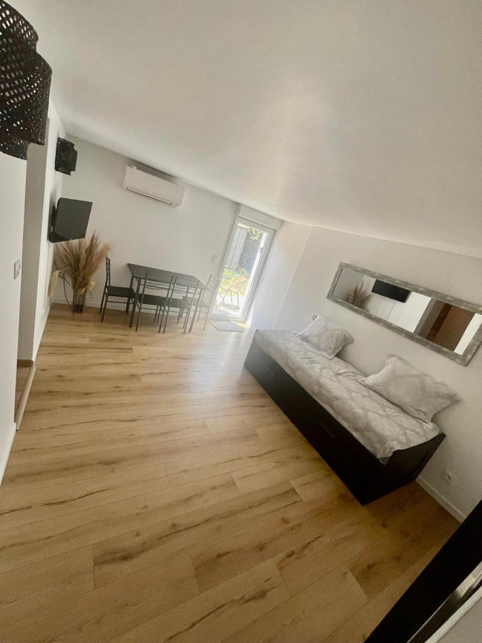Charmant Et Confortable Appartement Narbonne Exterior foto